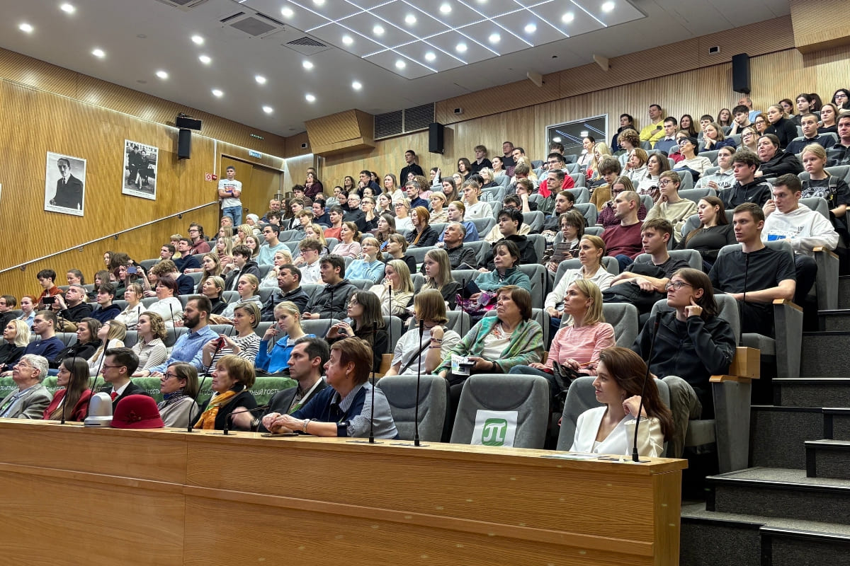 ИСИ провел первый весенний День открытых дверей