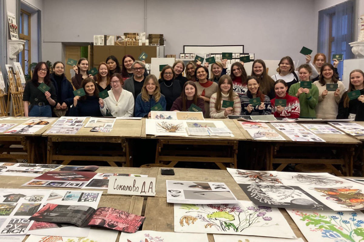 Изображение: У студентов третьего курса профиля "Графический дизайн" прошел большой комплексный обход