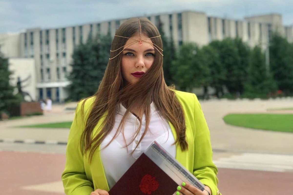 Виктория Педенко: «Есть особая магия в том, чтобы встретить студентов, которых ты ещё вчера видел в приёмной комиссии, а сегодня ведёшь их в профессию»