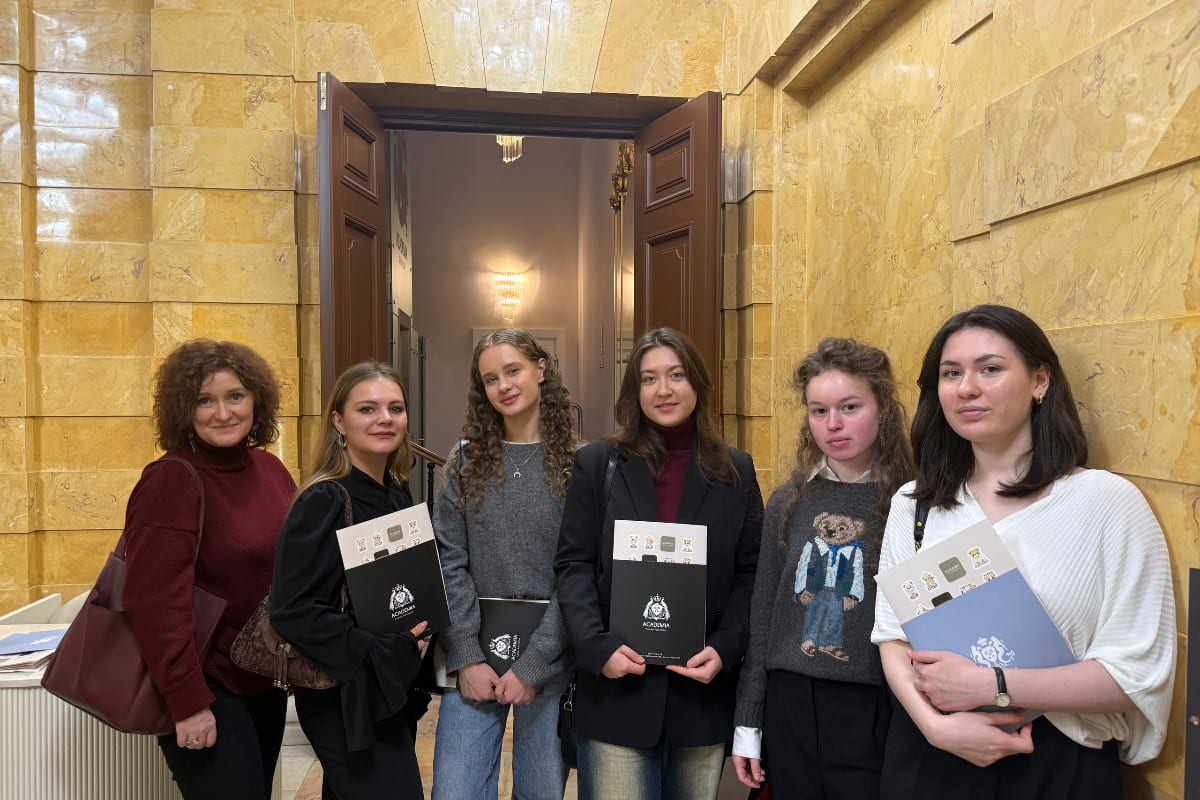 Студенты и преподаватели ВШДиА ИСИ посетили экскурсию в особняке А.П. Шувалова